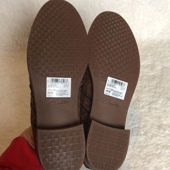 Clarks studded slip on booties-Trish Bell Leopard size 7 - Picture 10 of 11